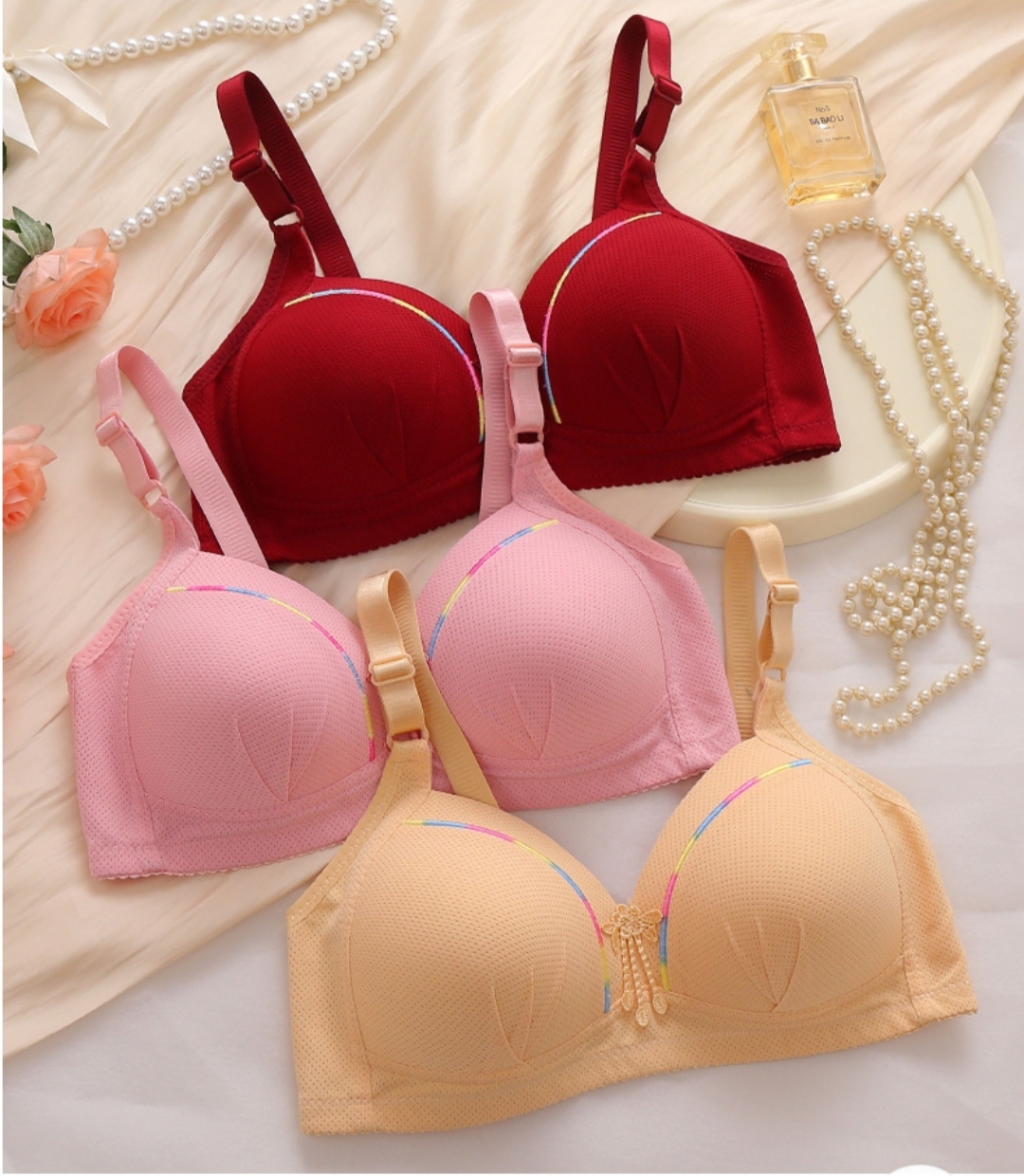 Picture of Imported Seamless underwear for women push-up and upper lifting and side breasts, anti-sagging and adjustable strap bra
