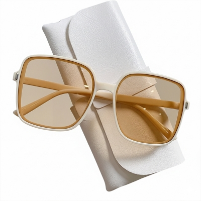 Picture of Beautiful Stylish modern Sunglasses for Women