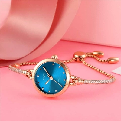 Picture of skmei quartz watches ladies watches with bracelets fashion luxury waterproof rose gold watch