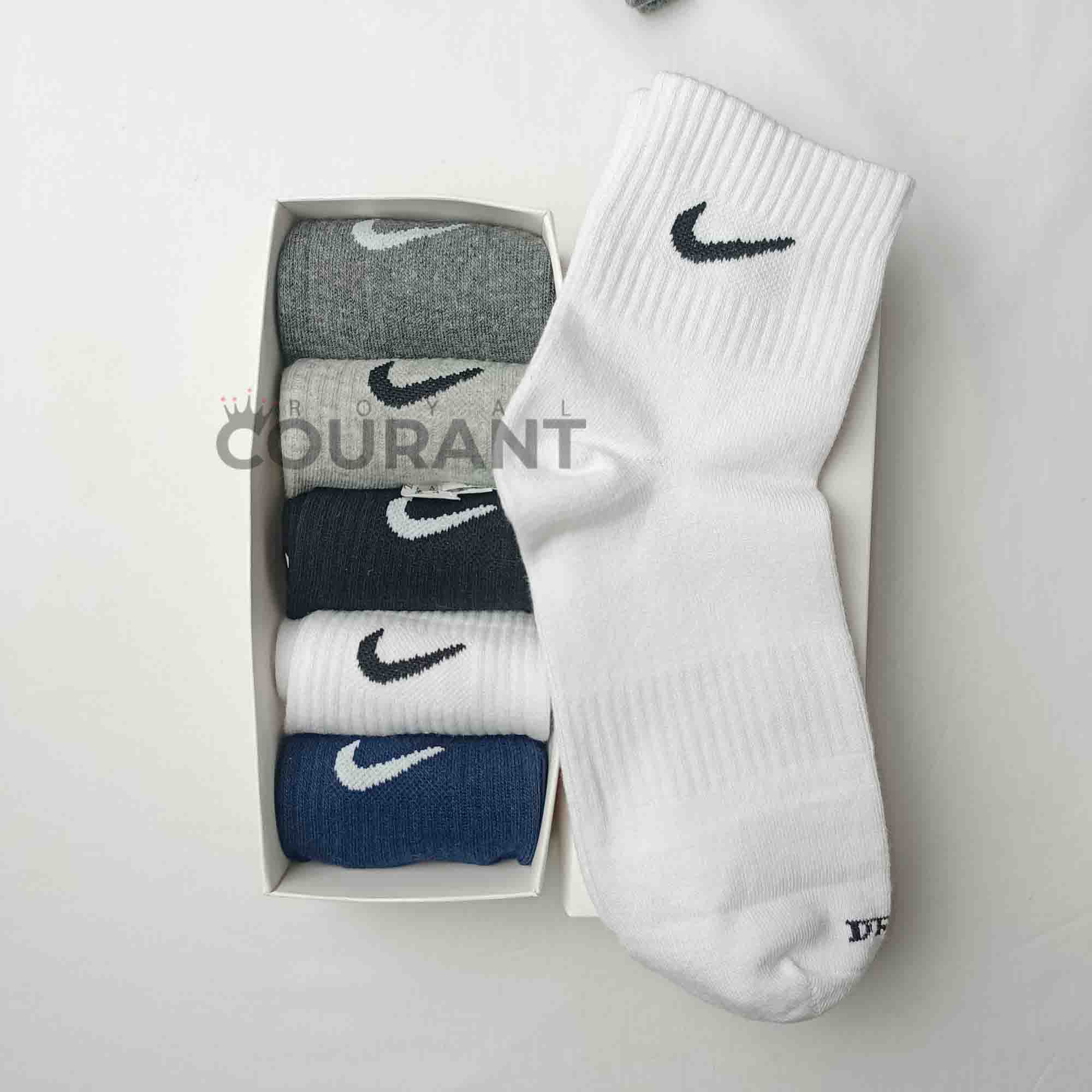 Picture of Casual Running Sports Socks - -Quarter - Unisex Cotton Comfort for Your Active Lifestyle - Perfect For All Occasion