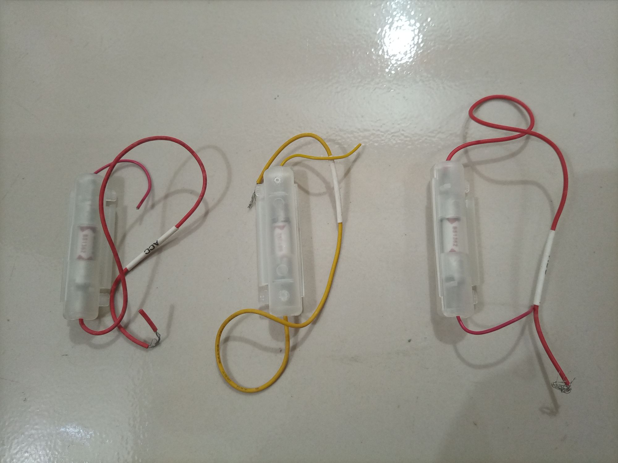 Picture of FUSE holder With 13Amp fuse (1Pcs)