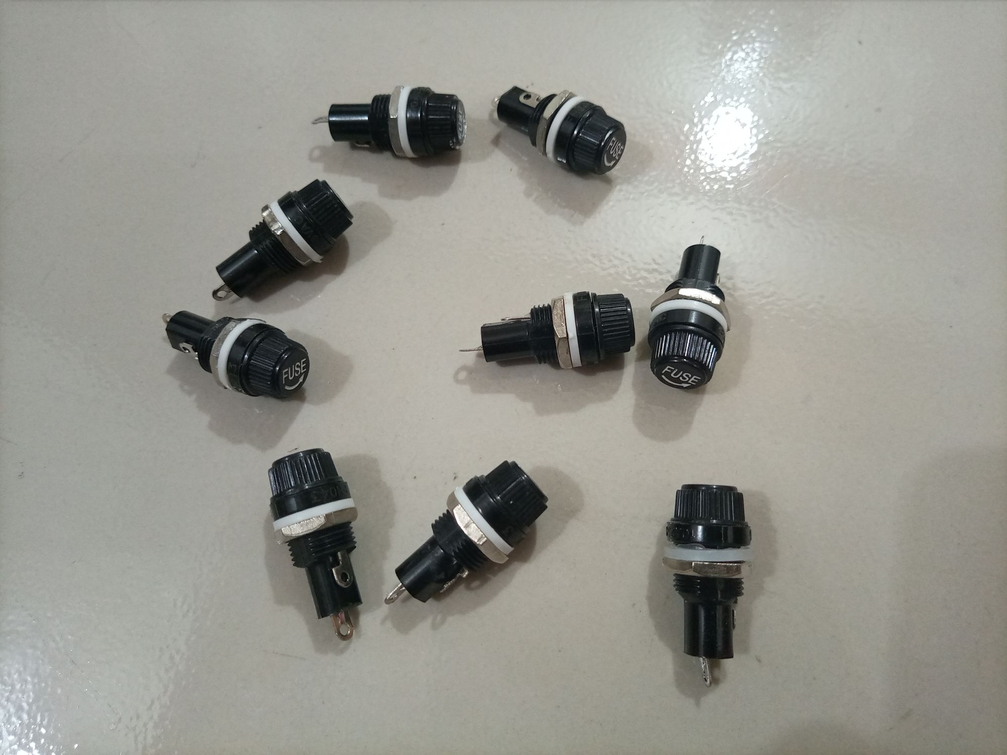 Picture of Fuse Holder for 6, 7 Amp fuse black color (4Pcs)