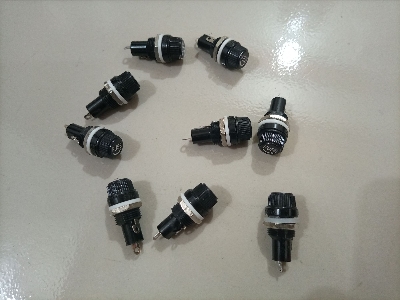 Picture of Fuse Holder for 6, 7 Amp fuse black color (4Pcs)