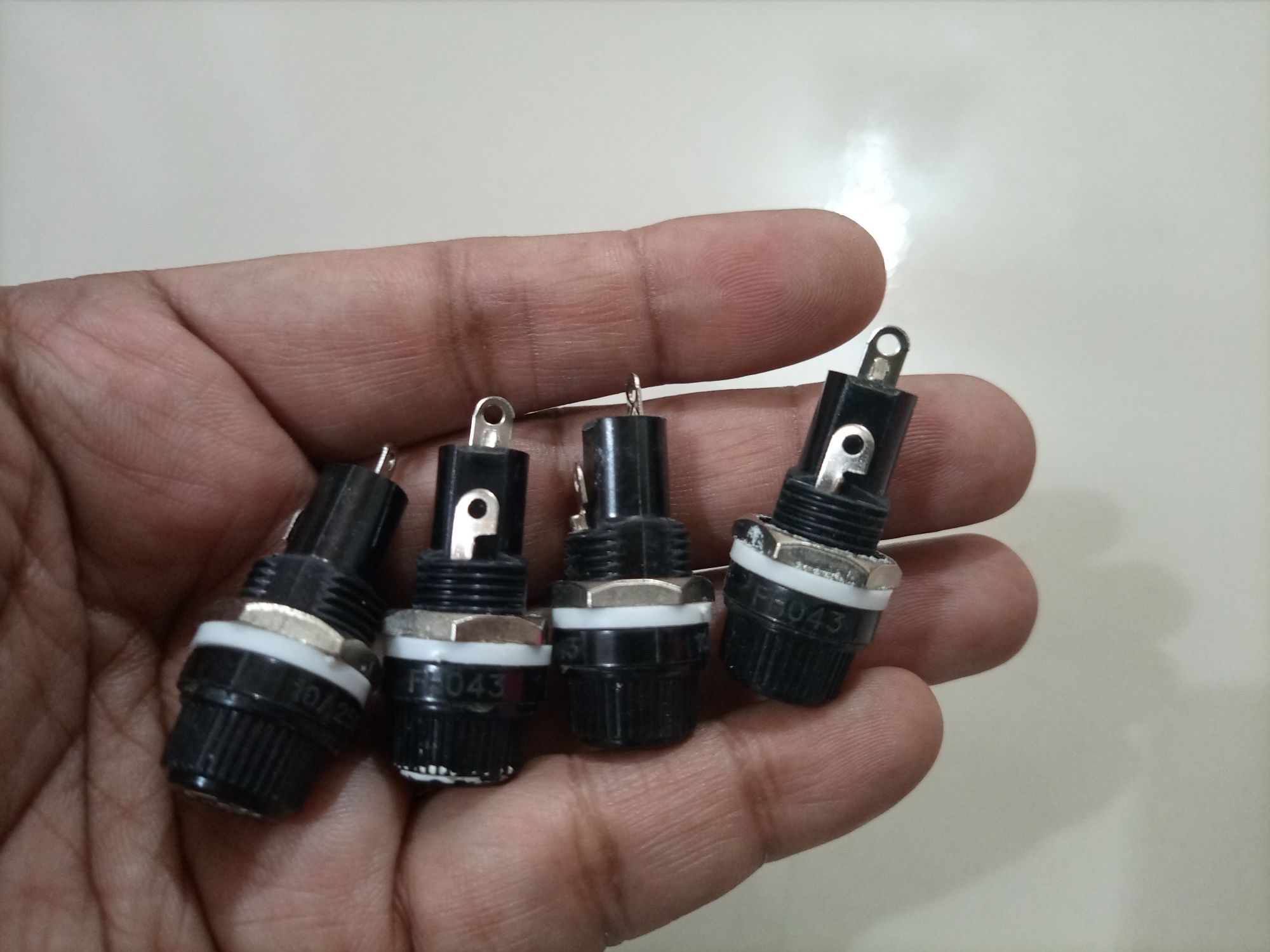 Picture of Fuse Holder for 6, 7 Amp fuse black color (4Pcs)