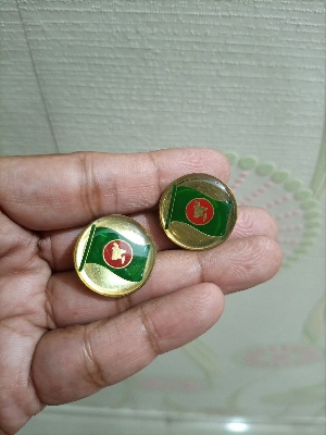Picture of Golden Bangladesh Flag Coat Pin/ Hijab Pin with Silica Gel Broaches (01 pcs)