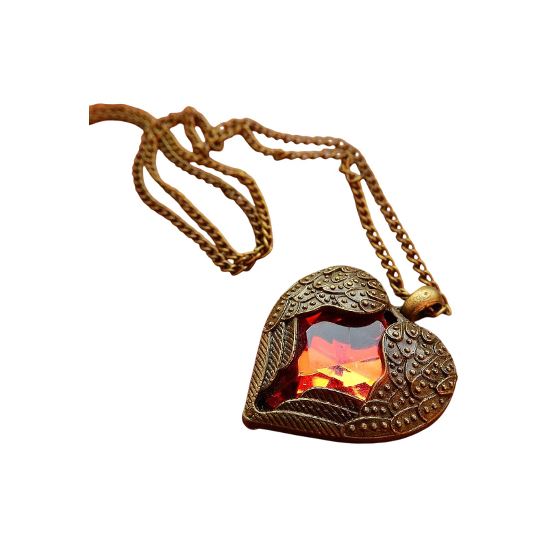 Picture of Retro Simple Heart-shaped Crystal Wing Pendant Charm Girl Garnet Red Zircon Bronze Color Necklace Elegant Lady Nightclub Jewelry