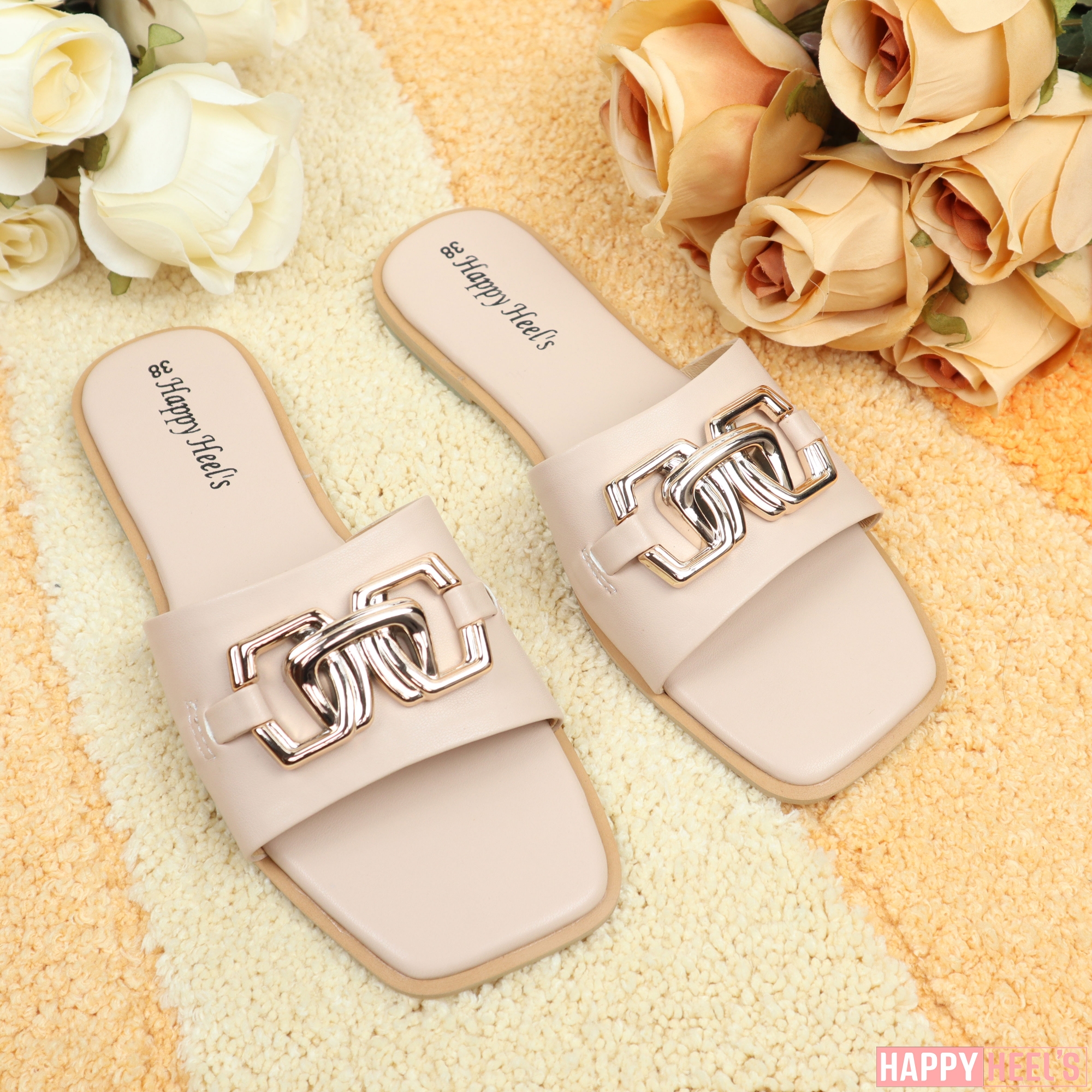 Picture of Chain Decor Slippers