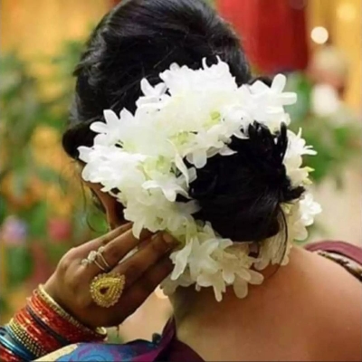 Picture of Gajra/Hair flower gajra/hair gajra for wedding/artificial flower gajra for women's hair