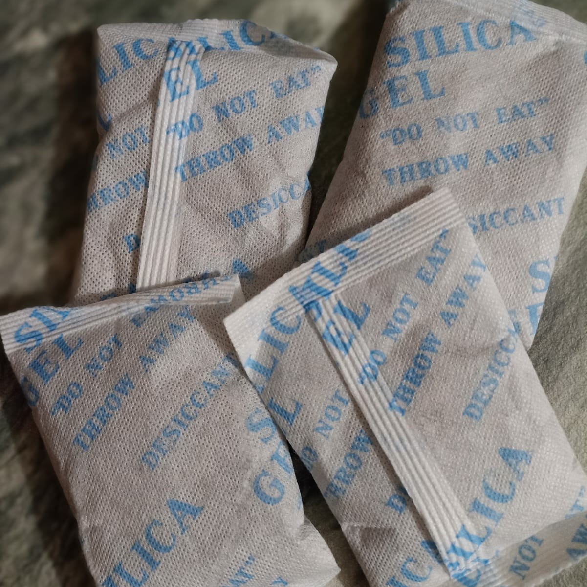 Picture of Silica Gel Desiccant 60 Gram Packet Bentonite Clay