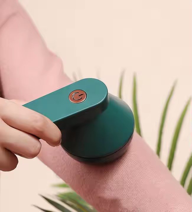 Picture of Lint Remover Hair Ball Trimmer Portable Rechargeable Fabric Clothes and Furniture Shaver