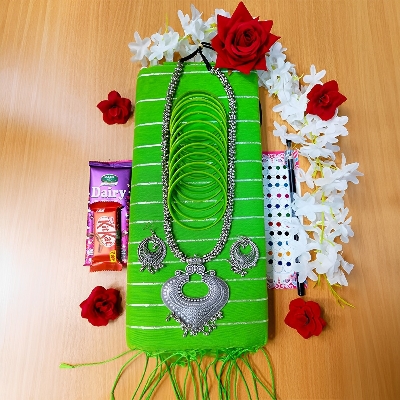 Picture of Saree Combo Gift Set (Valentine Special)