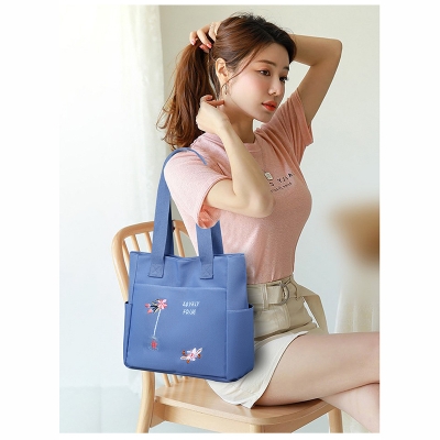 Picture of Stylish Embroidered Canvas Tote Bag (China Imported)