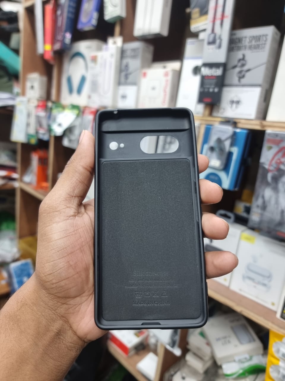 Picture of Original Liquid Silicone Phone Case For Google Pixel 7  Shockproof Soft Cover For Google Pixel 7 Accessories