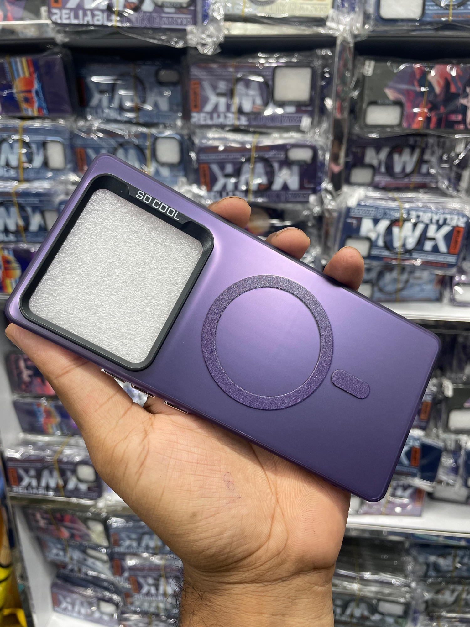 Picture of Infinix note 40 pro 4g/ 5g /note 40 pro + luxury so cool mobile backcover