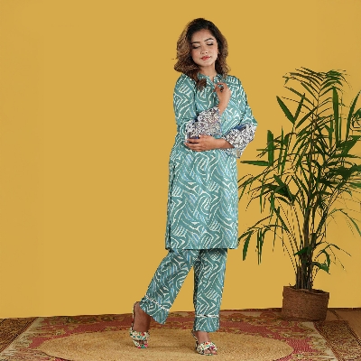 Picture of TORR Aop Women's Co-Ord Set