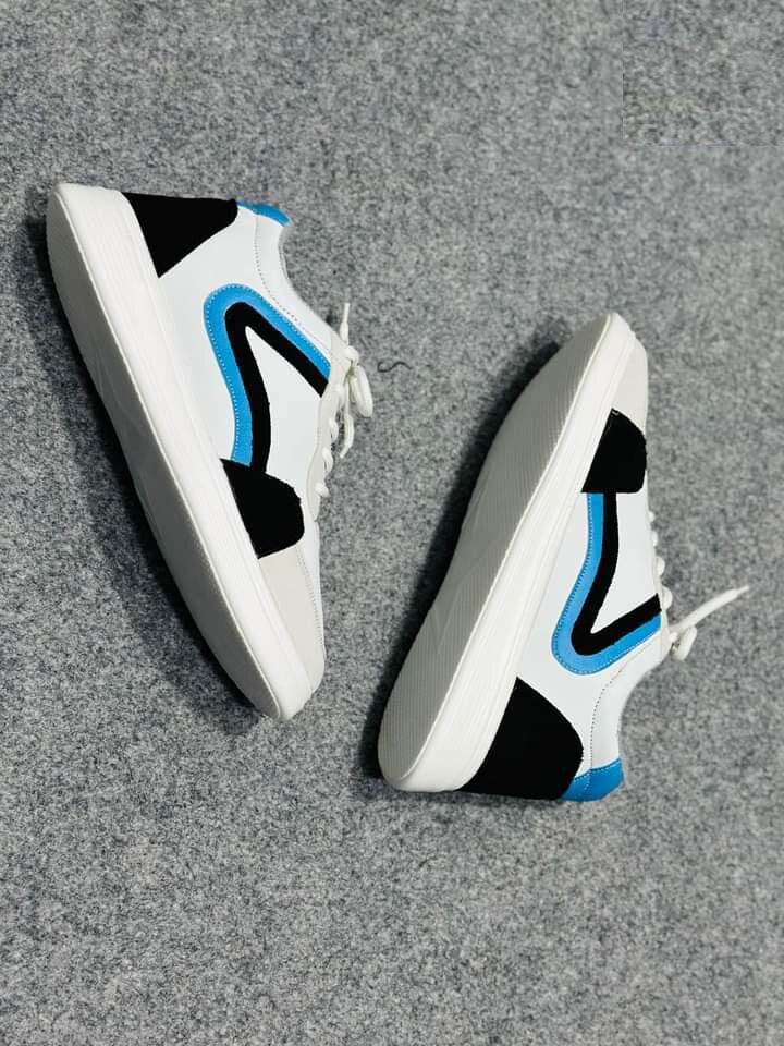 Picture of 6 Pocket Ash  Colour Exclusive Cargo Mobile Pant for Men