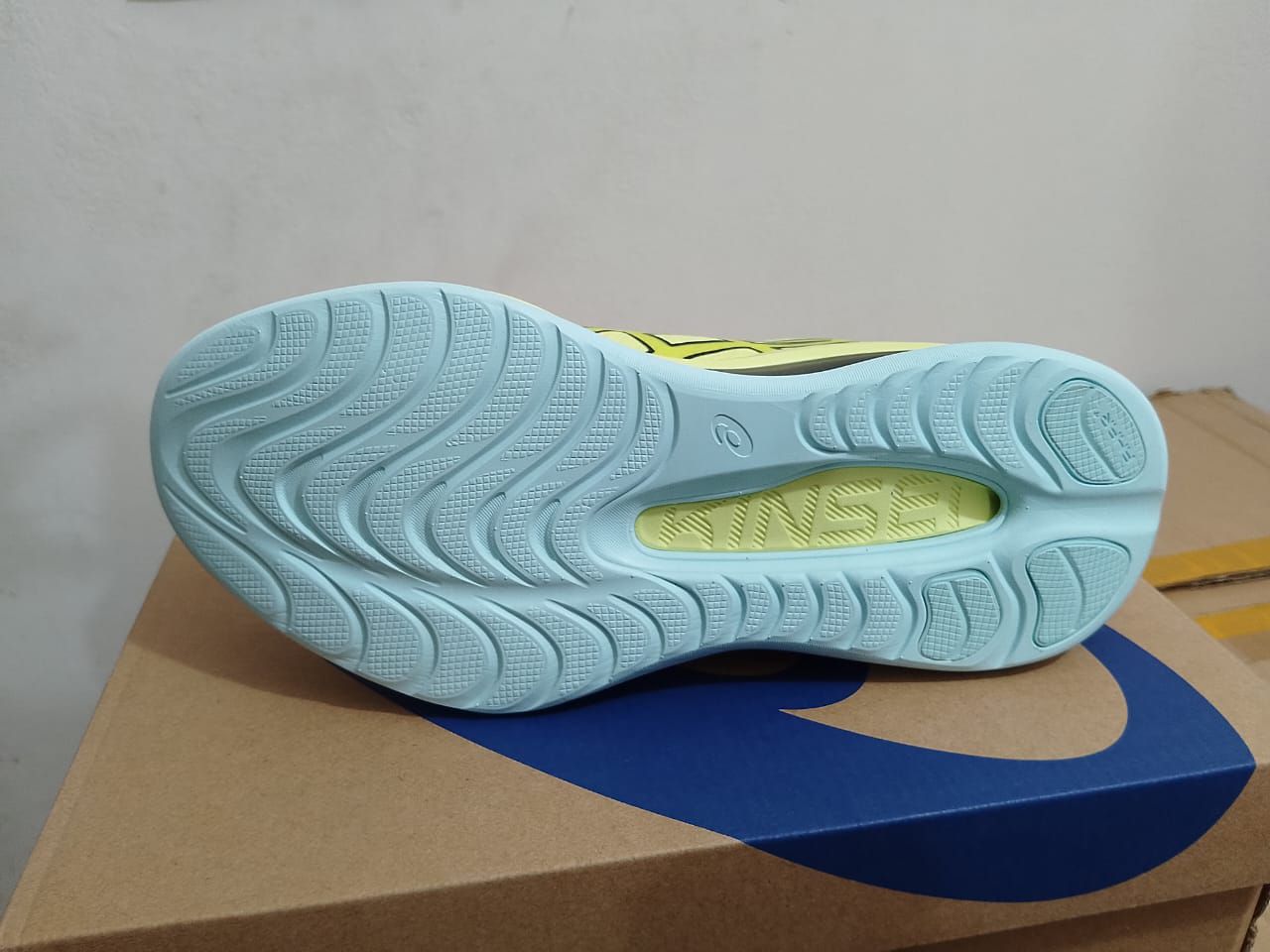 Picture of asics gel Kinsei max  for training shoes