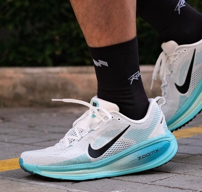 Picture of N.I.K.E Vomero 18 Running shoes for men