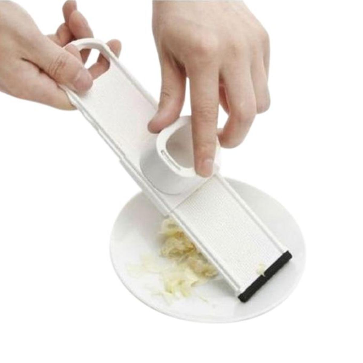 Picture of 2 In 1 Garlic Slicer