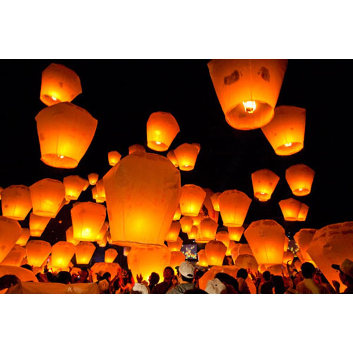 Picture of Fanush Sky Lantern Full Set - 25 Pcs