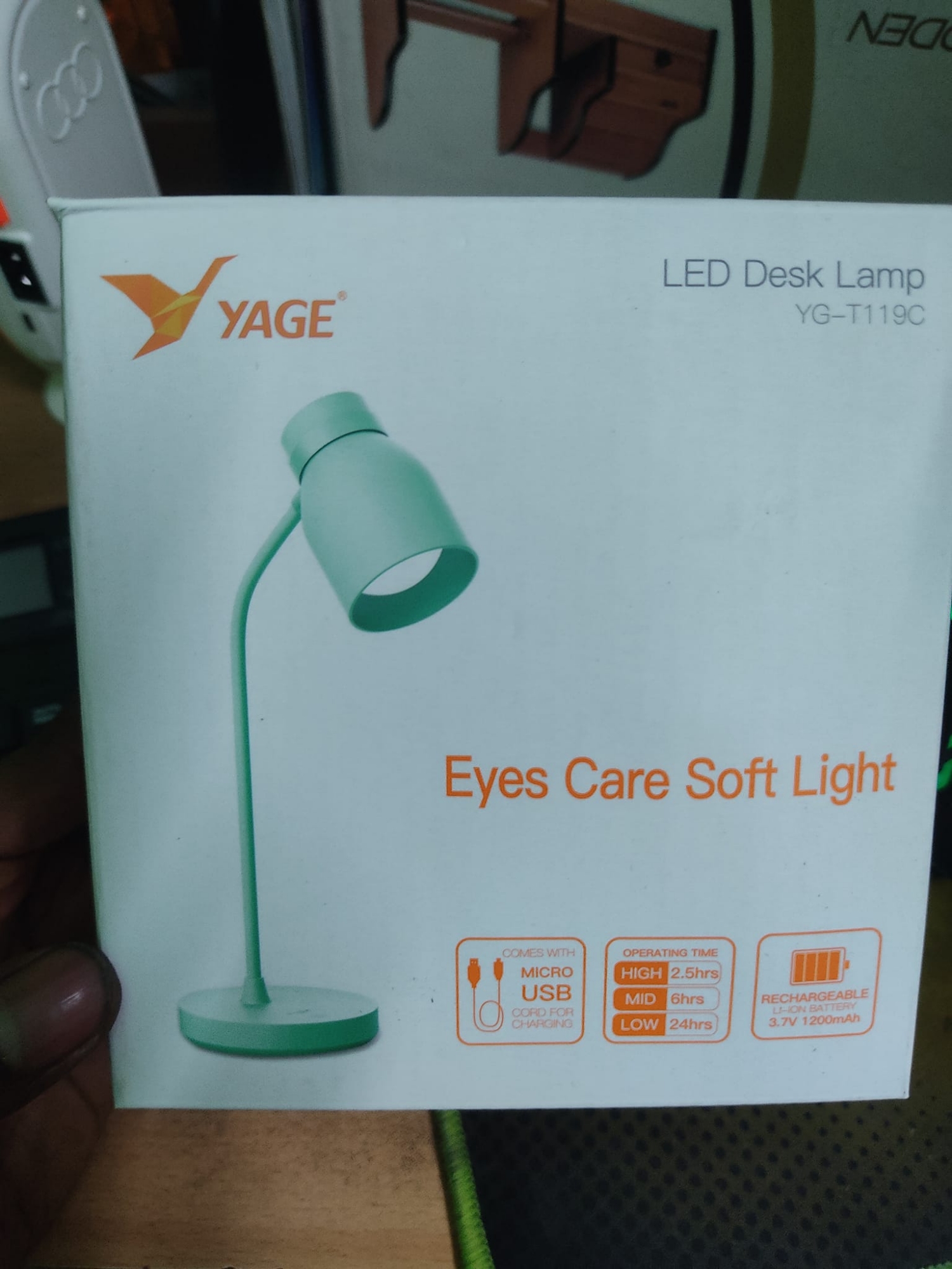 Picture of YAGE rechargable eyes care desk table lamp YG-T119C. - charger light