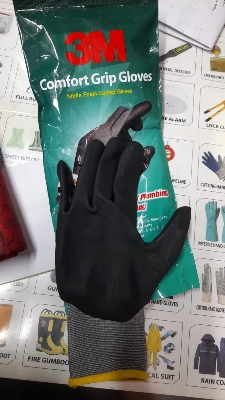 Picture of 3M Comfort Grip Glove Nitrile Rubber Protective Gloves