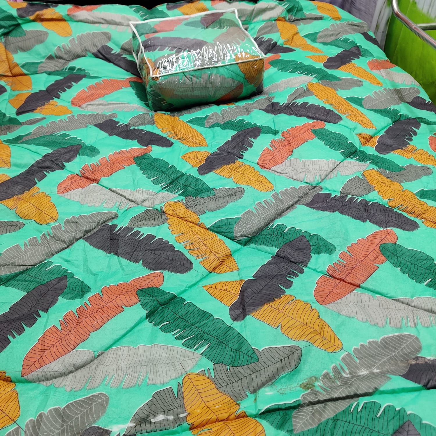 Picture of  Exclusive Pigment Cotton King Size Comforter CP-29