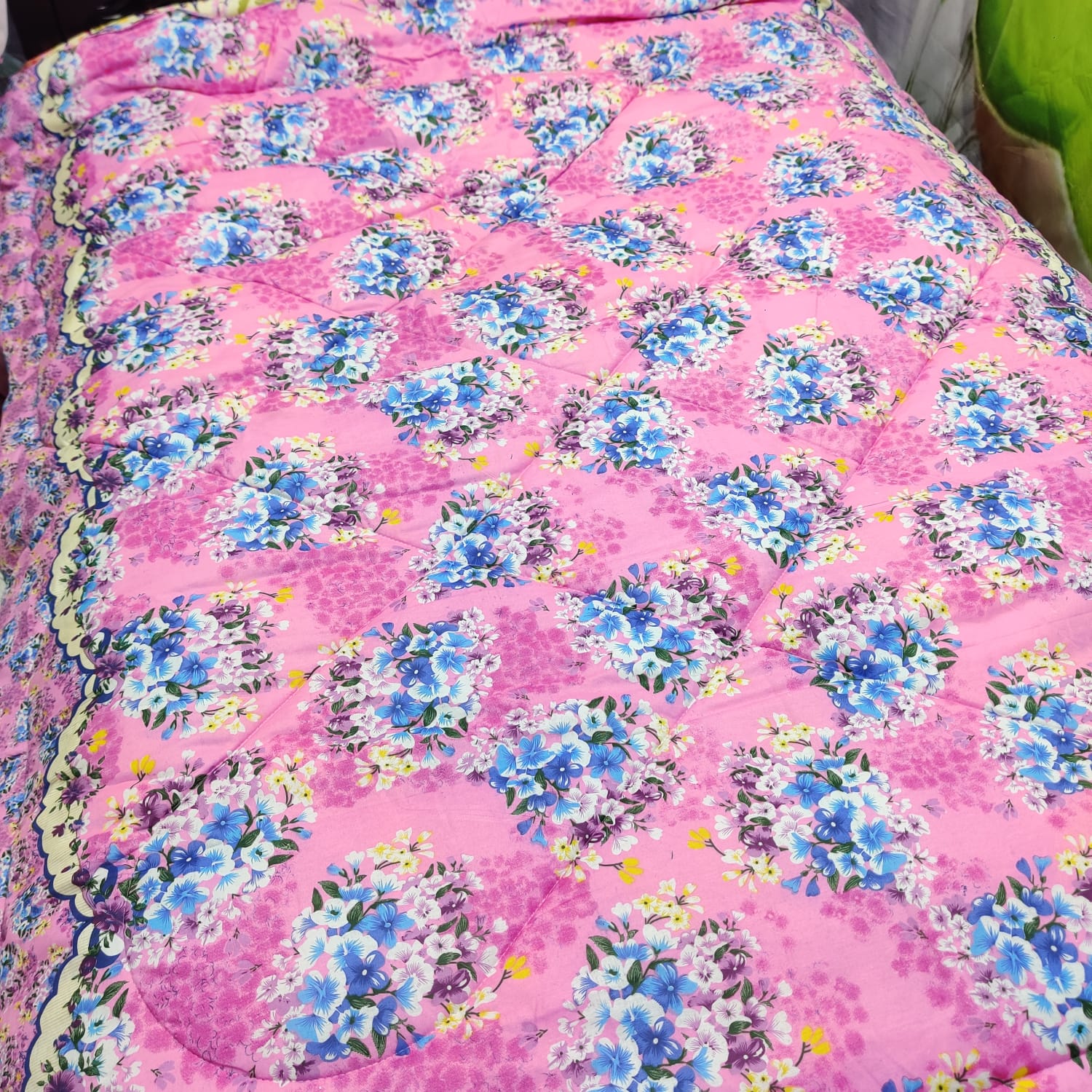 Picture of  Exclusive Pigment Cotton King Size Comforter CP-31