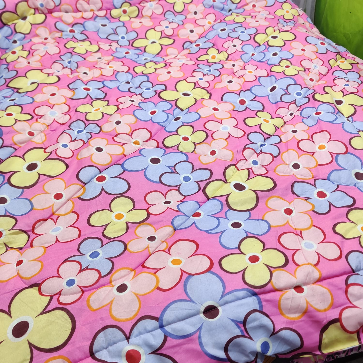 Picture of  Exclusive Pigment Cotton King Size Comforter CP-32