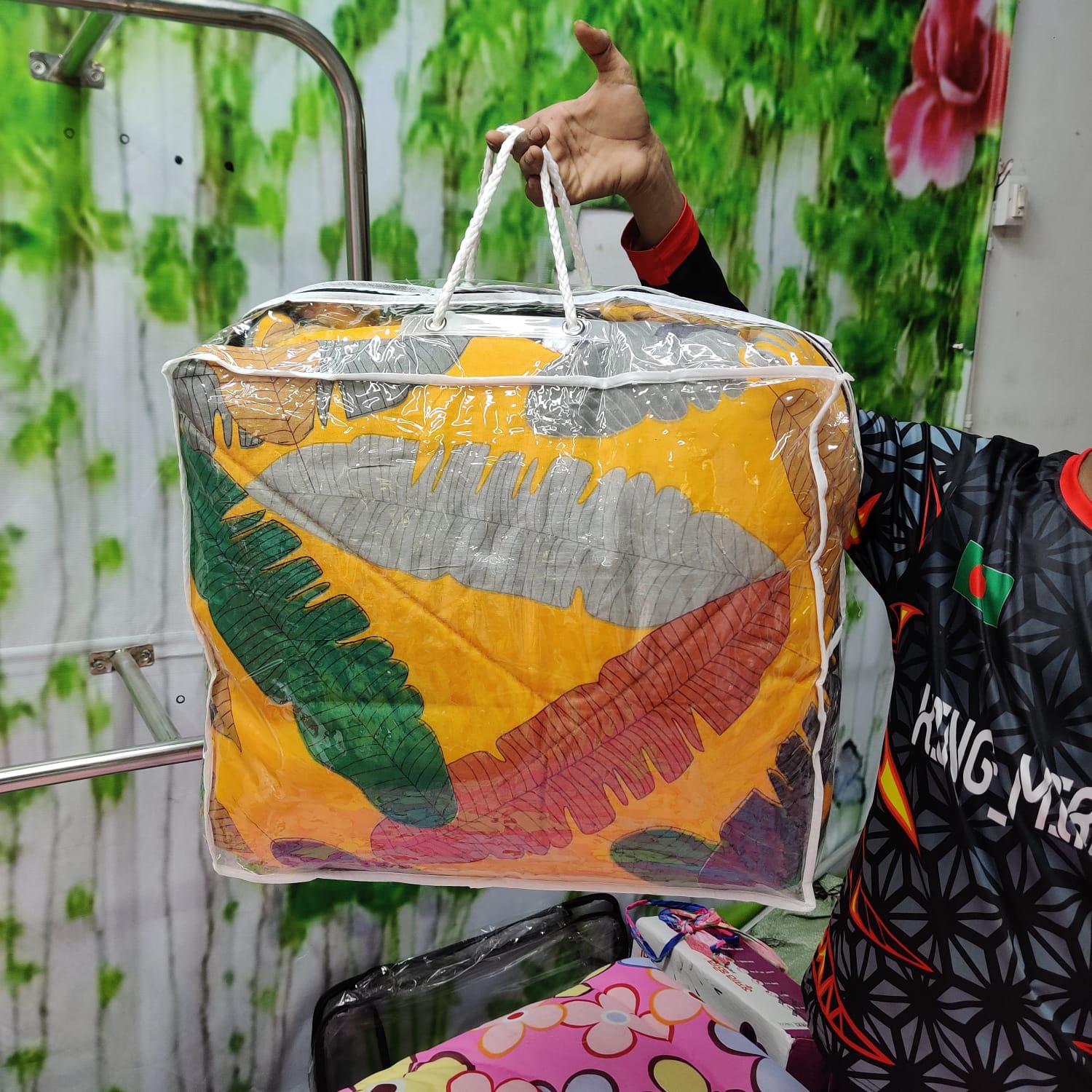 Picture of  Exclusive Pigment Cotton King Size Comforter CP-33