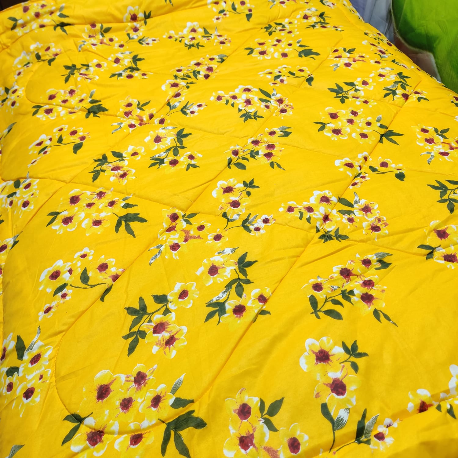 Picture of  Exclusive Pigment Cotton King Size Comforter CP-37