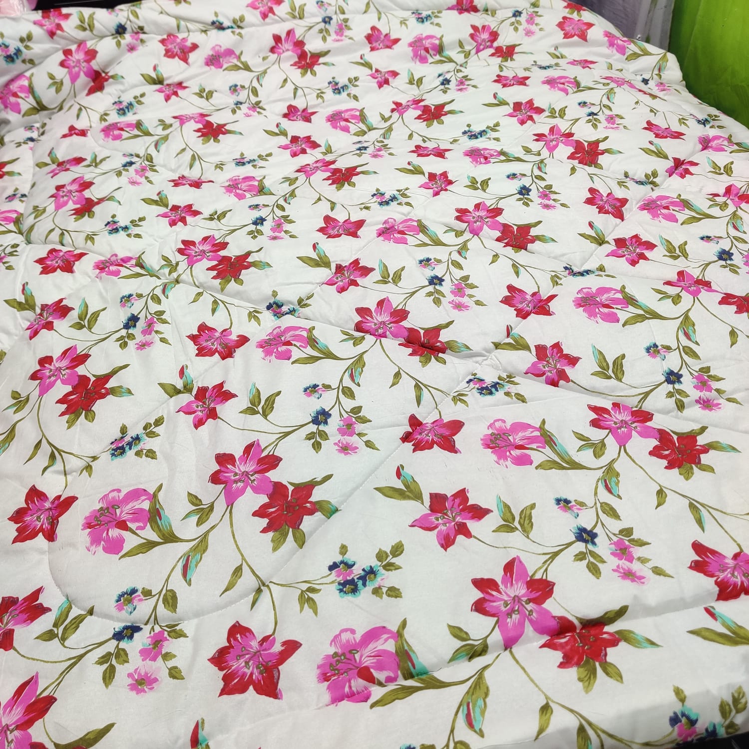 Picture of  Exclusive Pigment Cotton King Size Comforter CP-56