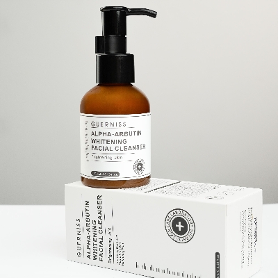 Picture of Guerniss Alpha-Arbutin Whitening Facial Cleanser 100ml
