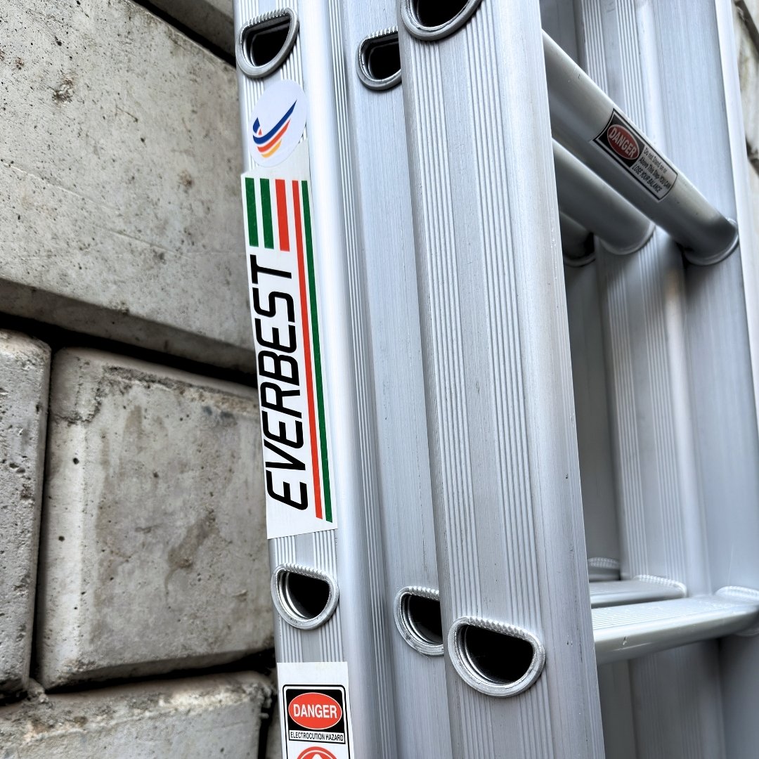 Picture of Everbest Triple Extension Aluminium Ladder – Heavy-Duty, Safe & Extendable