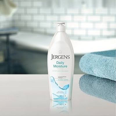 Picture of International Products Jergens Daily Moisture Dry Skin Moisturizing Lotion 400ml