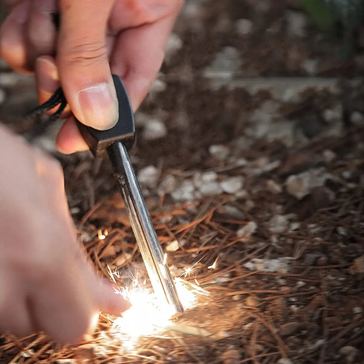 Picture of survival kits -Emergency fire starter magnesium flint