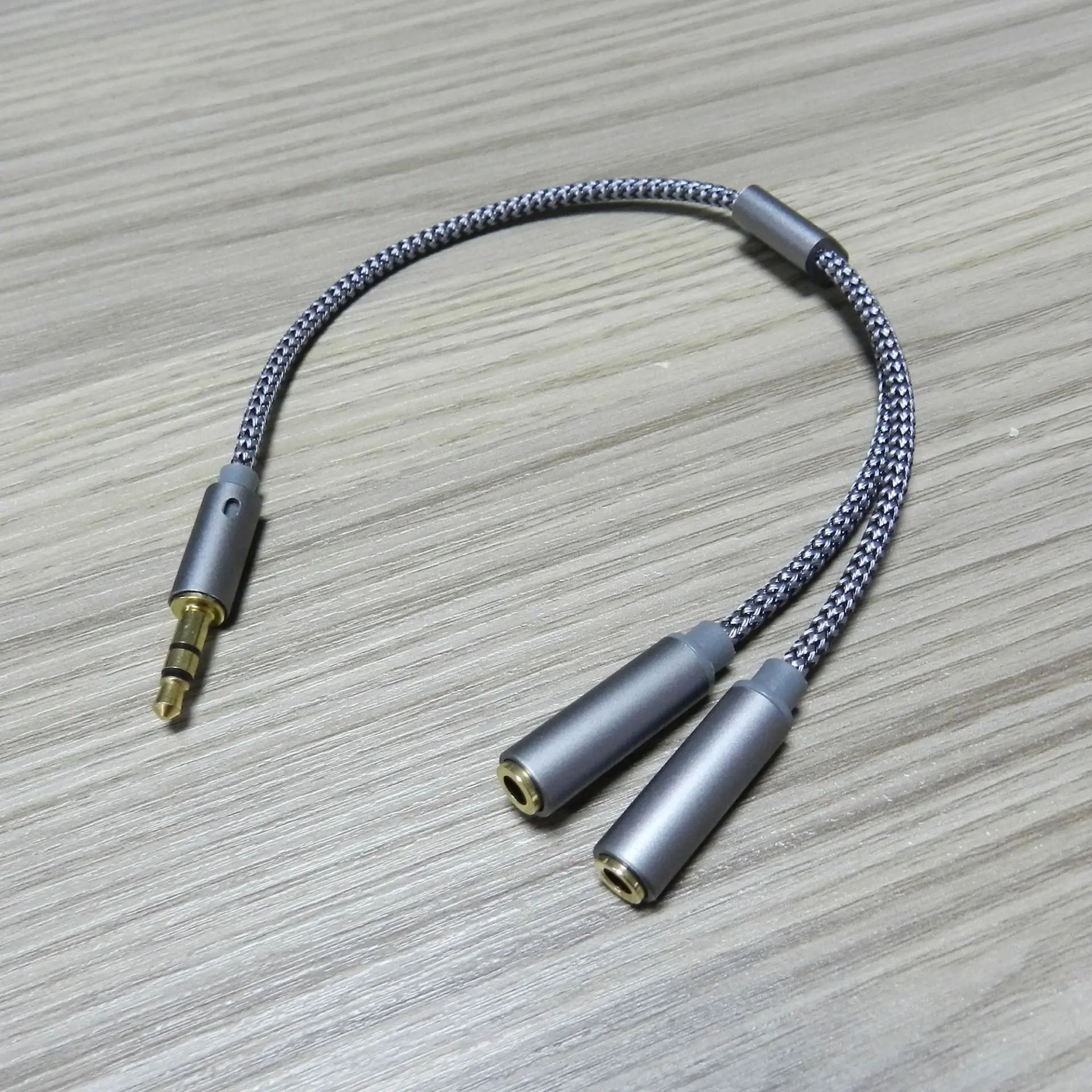 Picture of Braided 3.5mm earphone adapter cable 1-2 splitter extension cable 2-in -1 audio cable couple sharing cable
