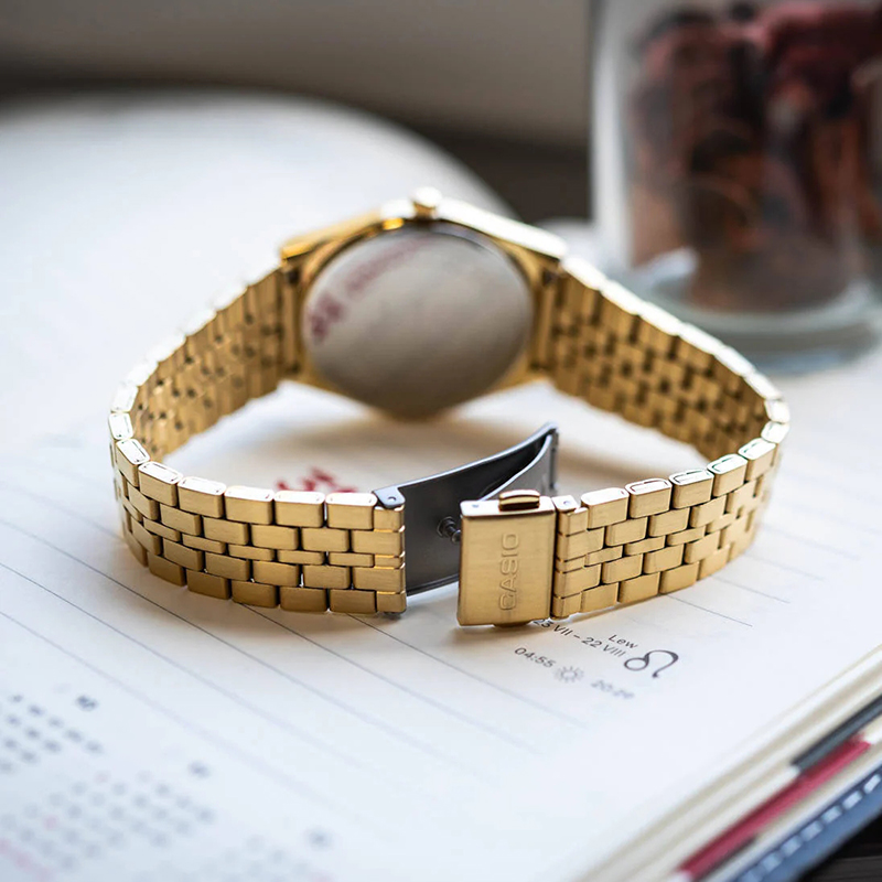 Picture of Casio MTP-B145G-9AVDF Standard Date Chain Watch