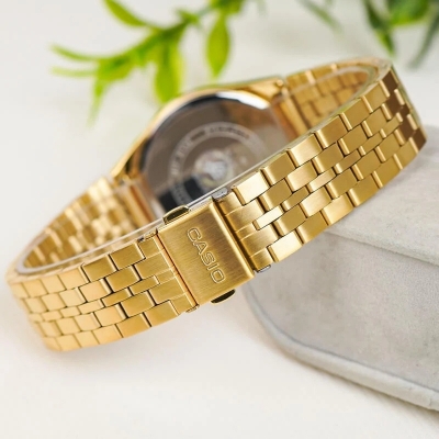 Picture of Casio MTP-B146G-3AVDF Standard Day Date Chain Watch