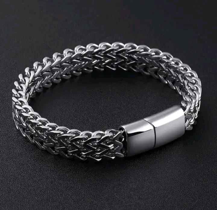 Picture of New style Men Cuban Link Chain Bracelet Shiny Rhinestone Inlaid Bangle Jewelry china orginal ss steel braceleyt new update best-big chain,21 CM