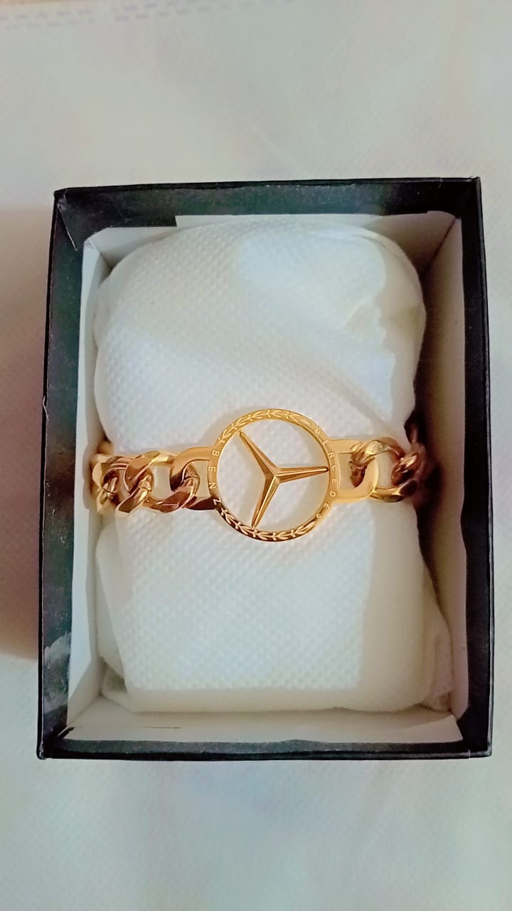 Picture of New style Men Cuban Link Chain Bracelet Shiny Rhinestone Inlaid Bangle JewelryNew style Men Cuban Link Chain Bracelet Shiny Rhinestone Inlaid Bangle JewelryNew style Men Cuban Link Chain Bracelet Shiny Rhinestone Inlaid Bangle Jewelry New style Men Cuban-Grey,16 CM