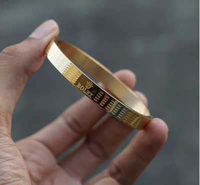 Picture of vairal ss steel New style Men Cuban Link Chain Bracelet Shiny Rhinestone Inlaid Bangle JewelrAyatul Kursi Cuff Bangles For Women Men Stainless Steel Simple Carve Bangle Messager Islam Muslim Arabic Style Jewelry Gift WANNA-rolex,Black