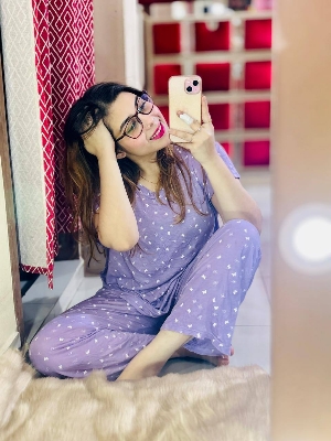 Picture of Most  new dress for woman and girls combo t shirt and pant-Red