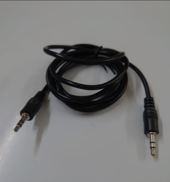 Picture of Gold-Plated Stereo Audio Aux Cable 3.5mm Male to Male
