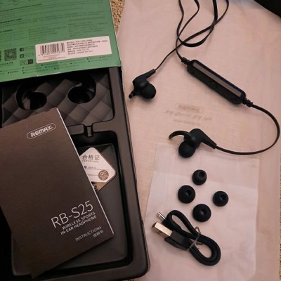 Picture of Remax S25 Bluetooth Headphone