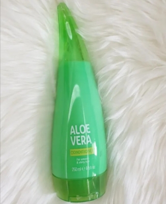 Picture of Xpel Aloe Vera Smooth and Shiny Hair Conditioner 250ml - Fresh