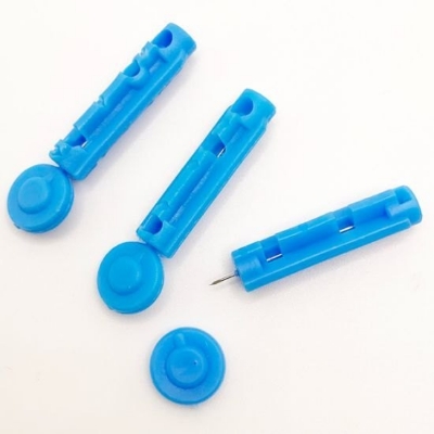 Picture of Glucometer and Hizama Pen's Bacterial-Free Single-Use Pain-Free Lancing Set SUI-100  Blood Lancet (1 Box) For 100Pcs Of Glucose Meters