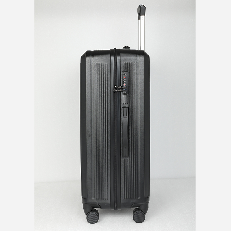 Picture of Travello 28 Inch Royal Zipper Black