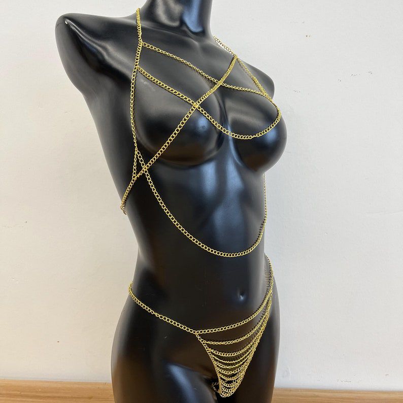 Picture of Stylish Womens Body Jewellery Chain in Aluminium Brass Nickel Silver Blend