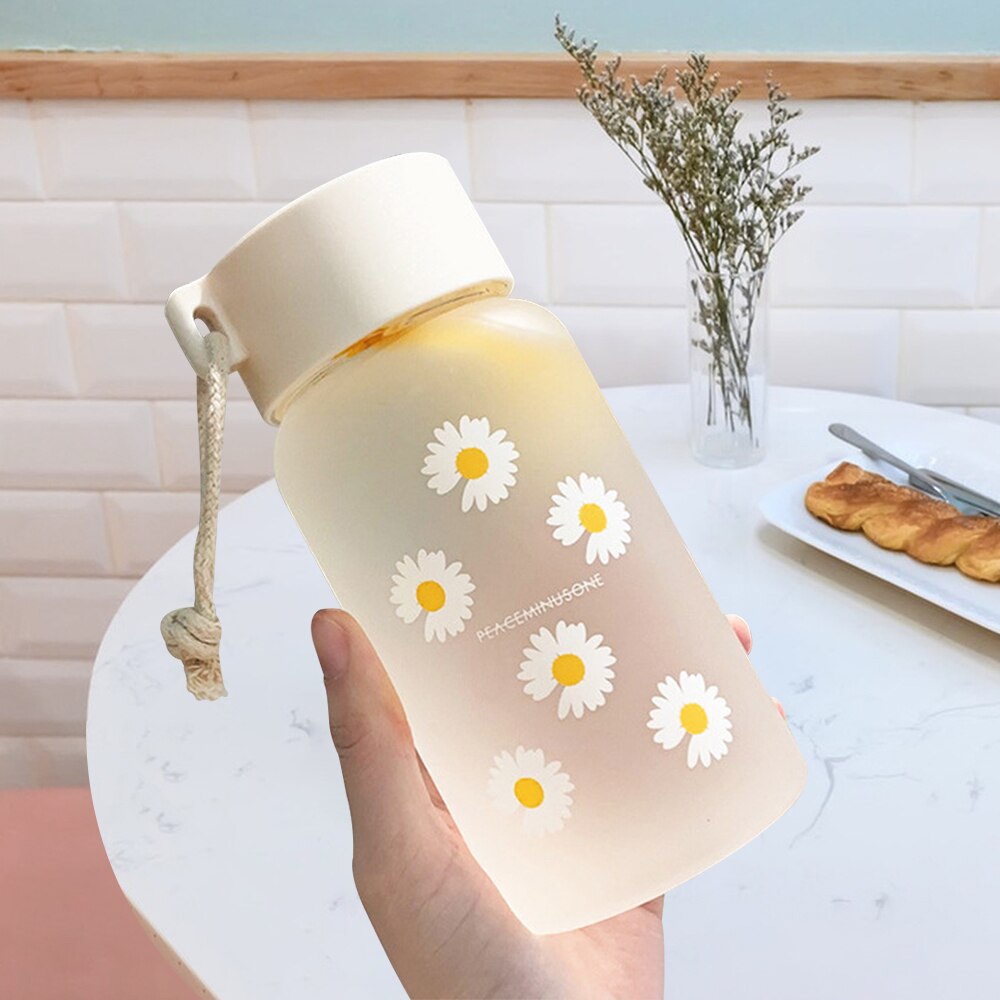 Picture of 500ml Plastic Water Bottles Daisy Transparent Bottle Outdoor Sports Water Cup Water Mug Student Portable Mug